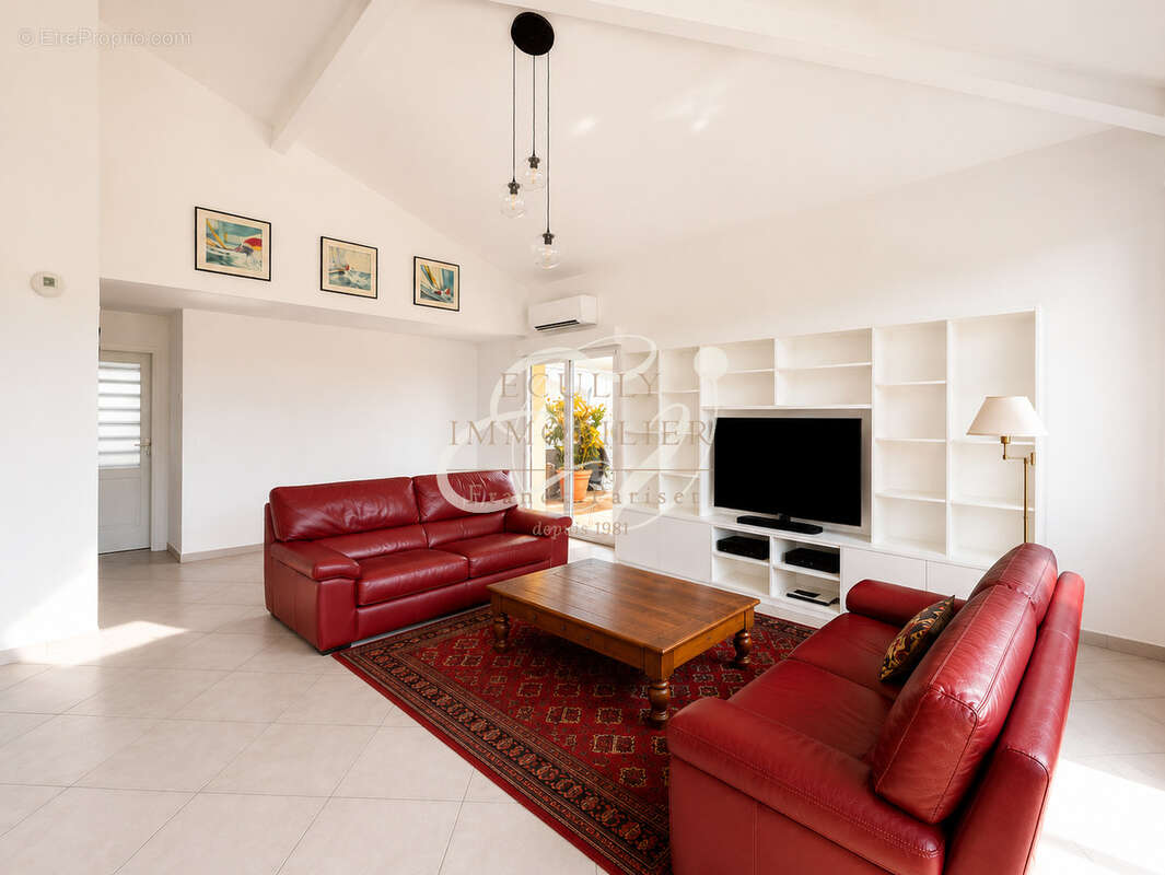 Appartement à NEUVILLE-SUR-SAONE