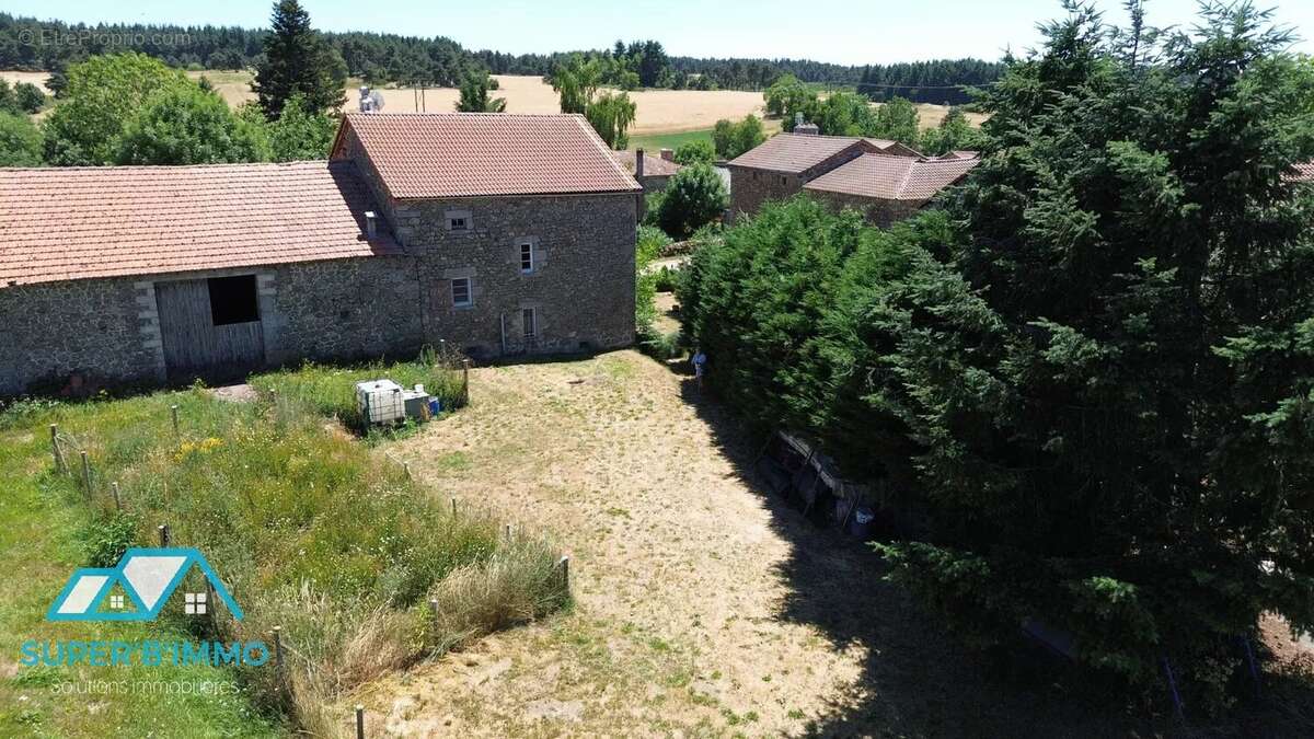 Maison en pierre sur le chemin de Saint Jacques - photo 16