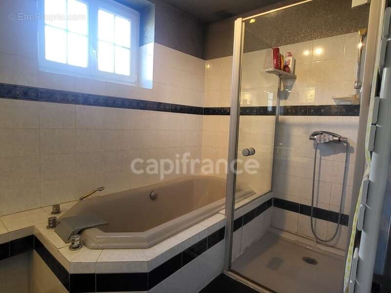 Maison à AUVERS-SUR-OISE