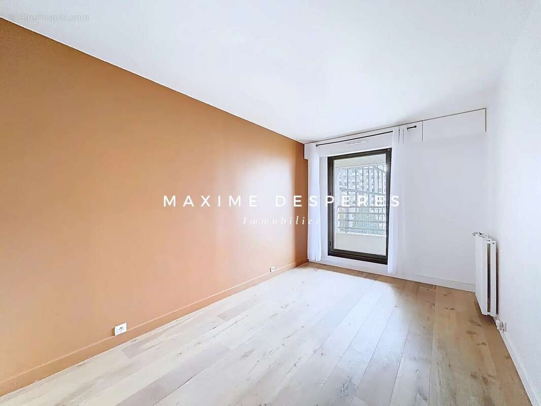 Appartement à LEVALLOIS-PERRET