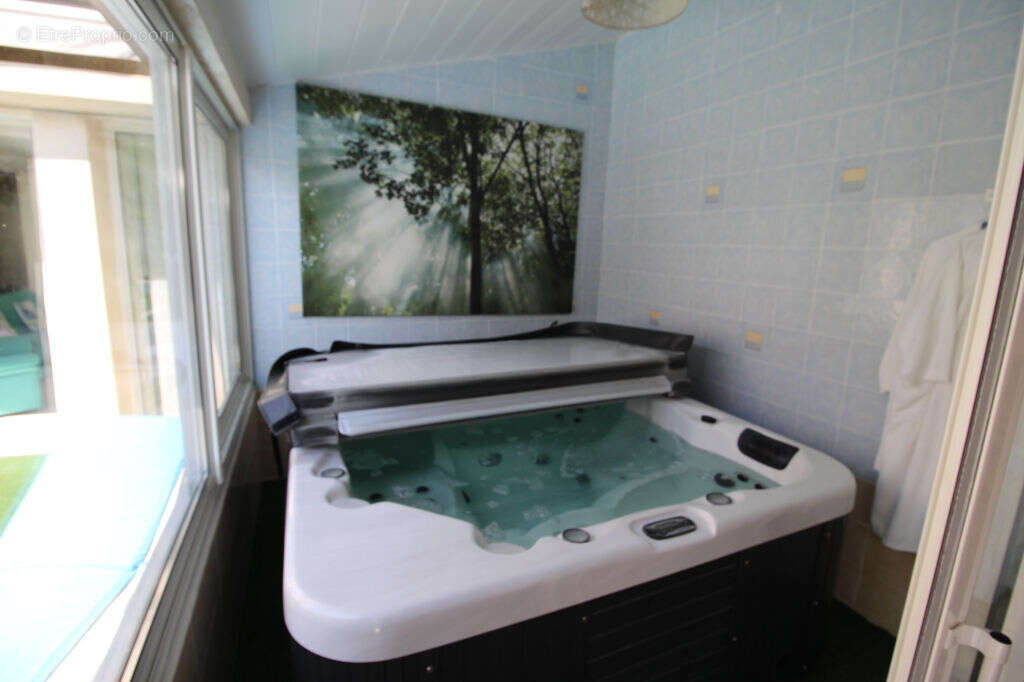 Maison en pierre de 150 m2 avec piscine - photo 8
