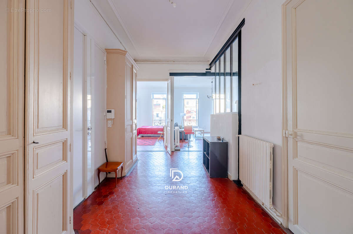 Appartement à MARSEILLE-6E