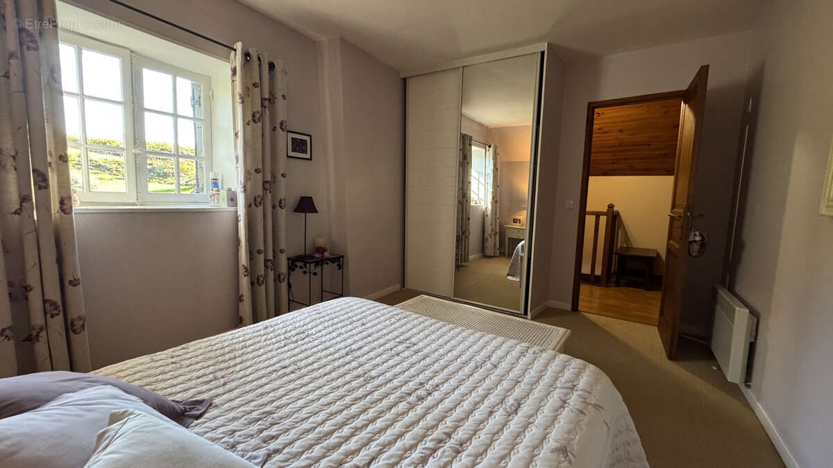 Maison à JOUX-LA-VILLE