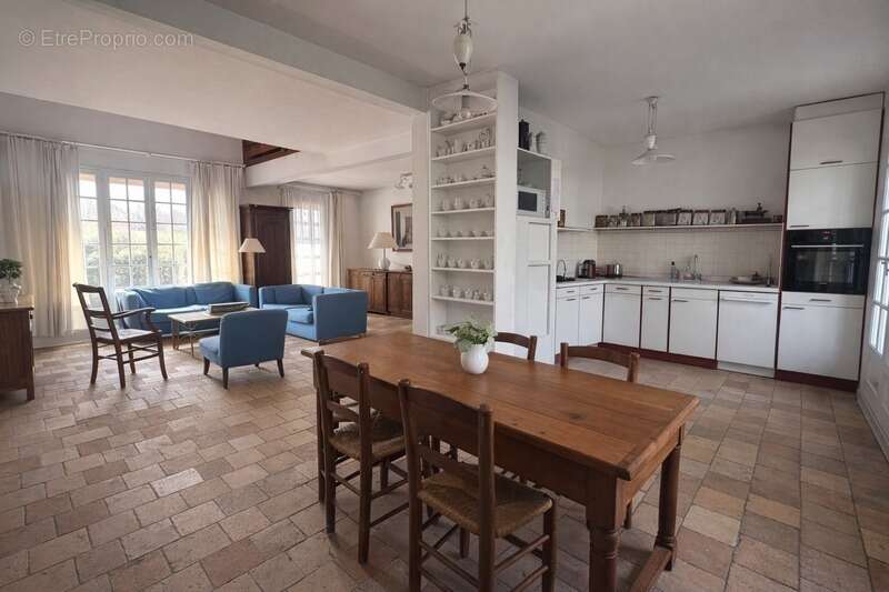 Maison à SAINT-CYR-SUR-LOIRE