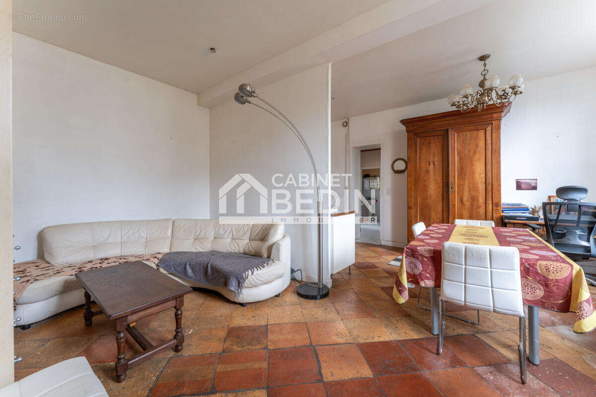 Maison 108 m² à Genissac  - photo 8