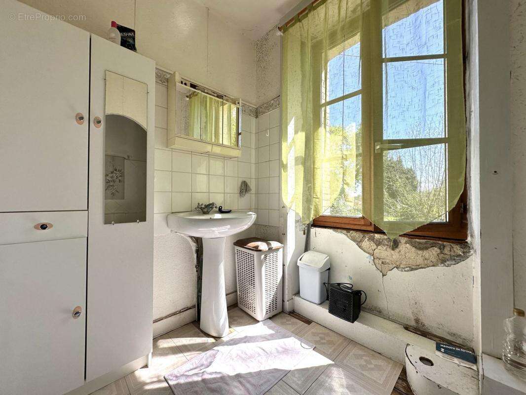 Maison 143 m² à Saint-Denis-Des-Murs  - photo 7