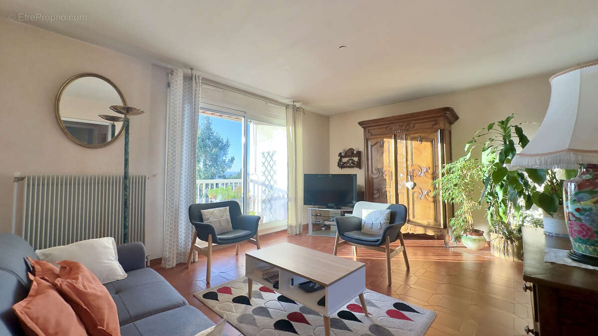 Appartement à TASSIN-LA-DEMI-LUNE