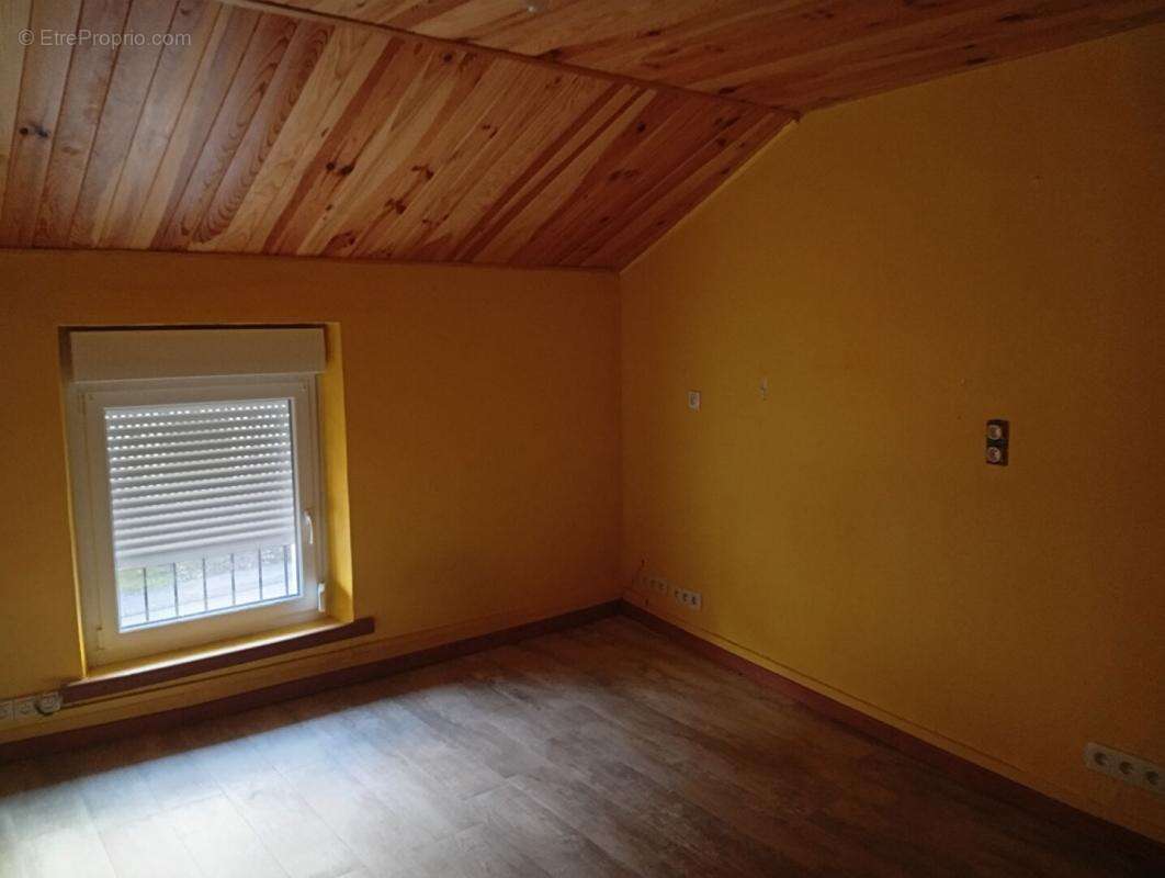 Maison à GRUEY-LES-SURANCE