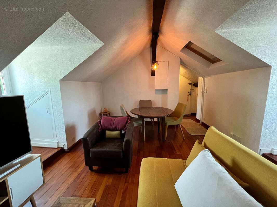 Appartement à SAINT-NOM-LA-BRETECHE