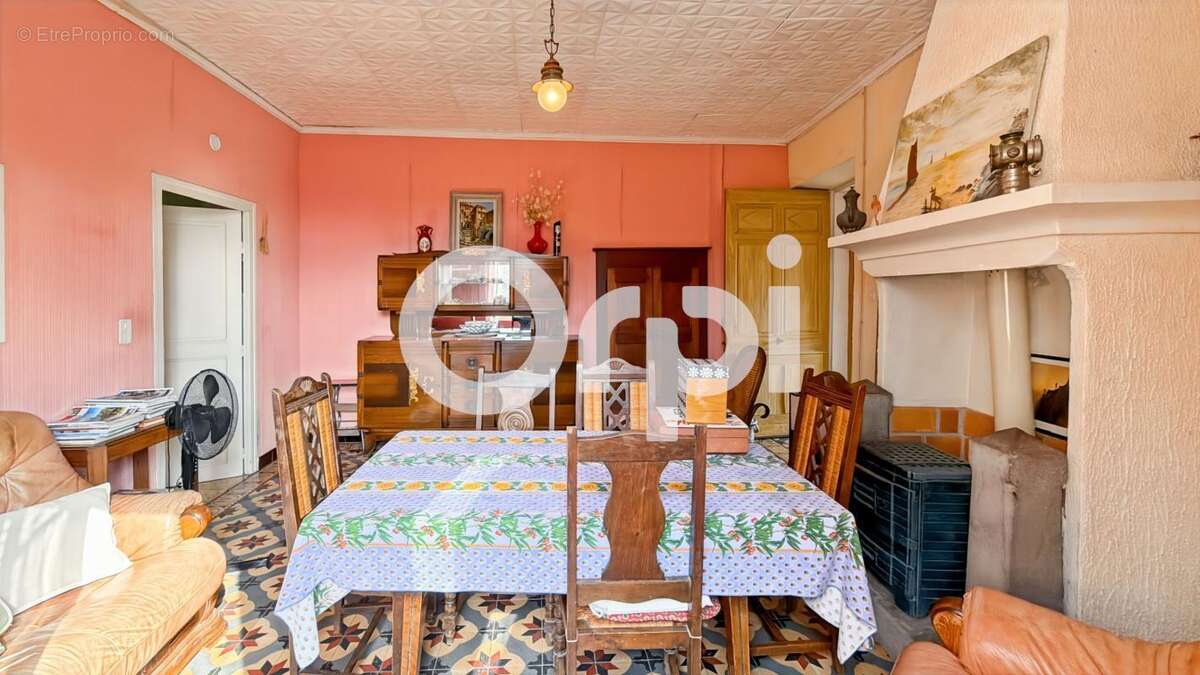 Maison à RUOMS