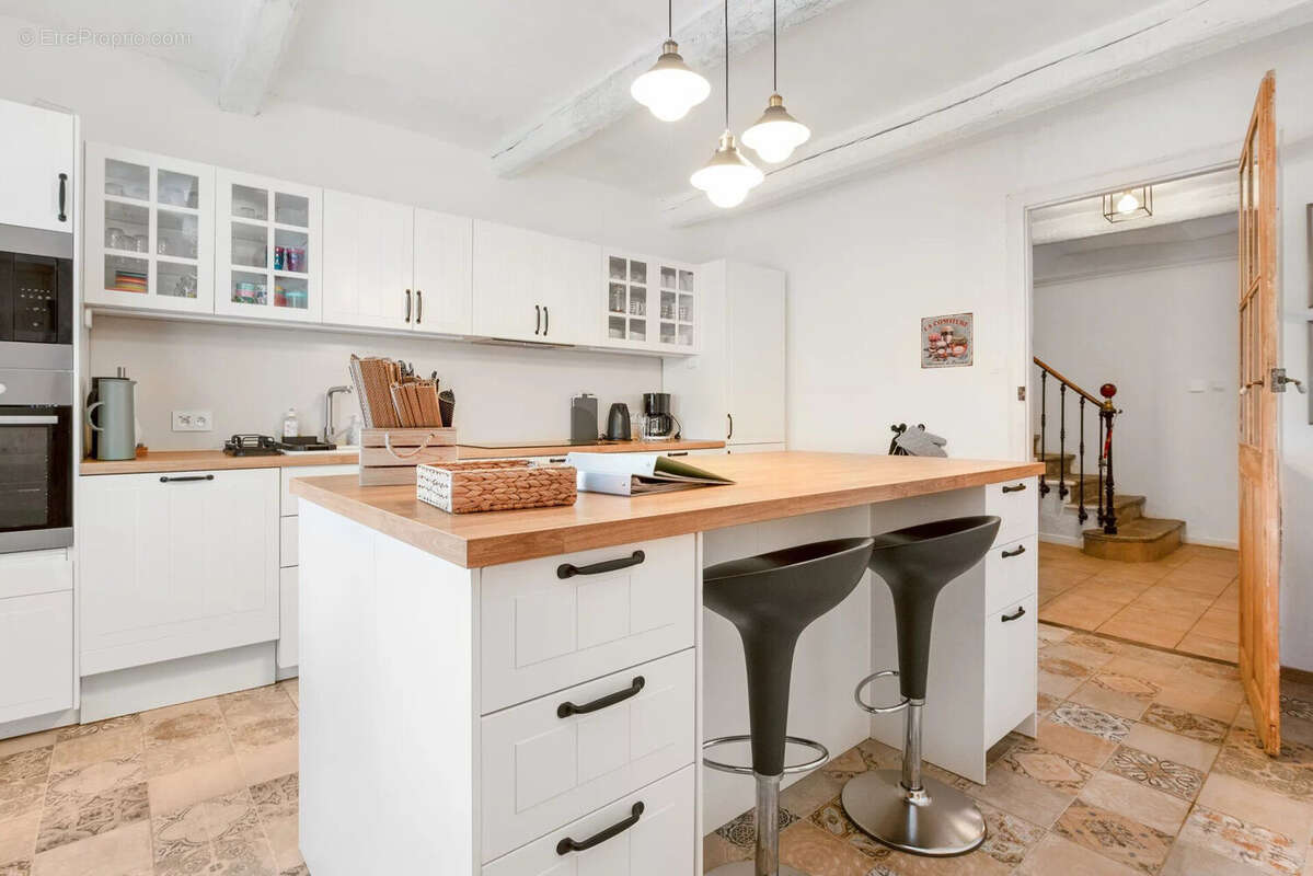 Maison 330 m² à Faugeres  - photo 4