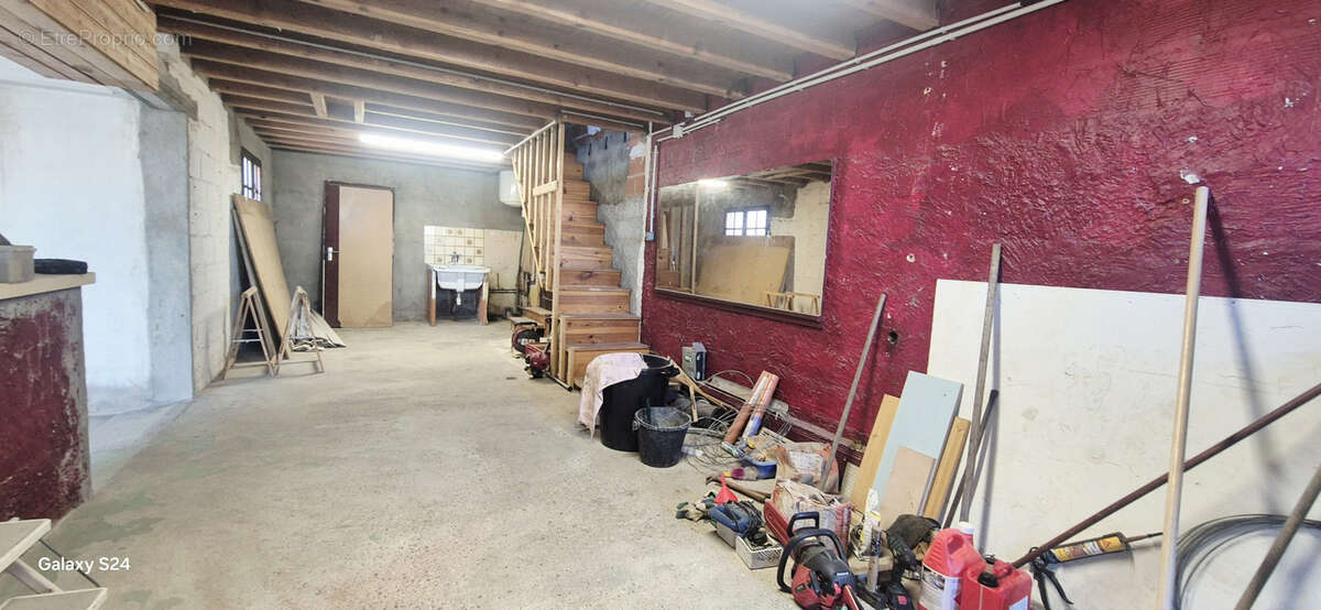 Maison de plain-pied avec dépendances   Villeneuve-la-Comptal - photo 15