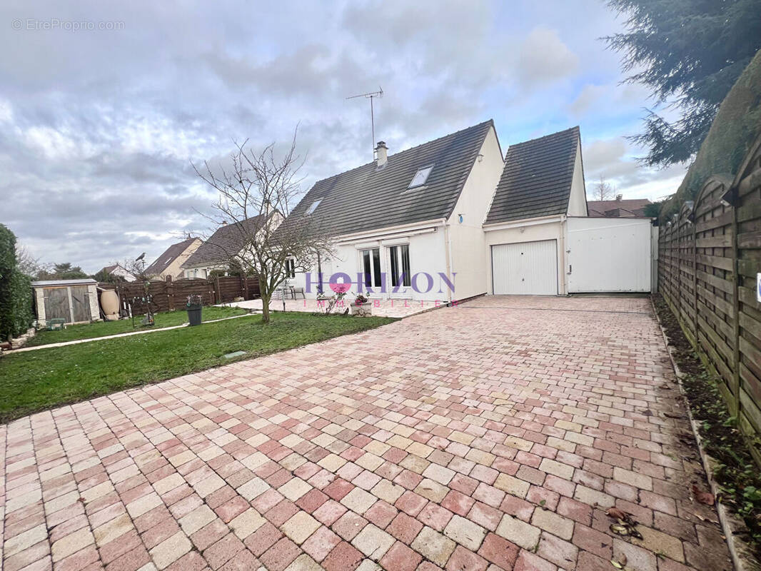 Maison à LA CHAPELLE-EN-SERVAL