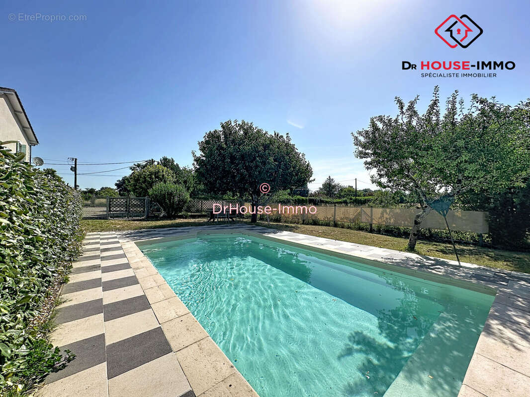 Maison 198 m² à Aubeterre-Sur-Dronne  - photo 14
