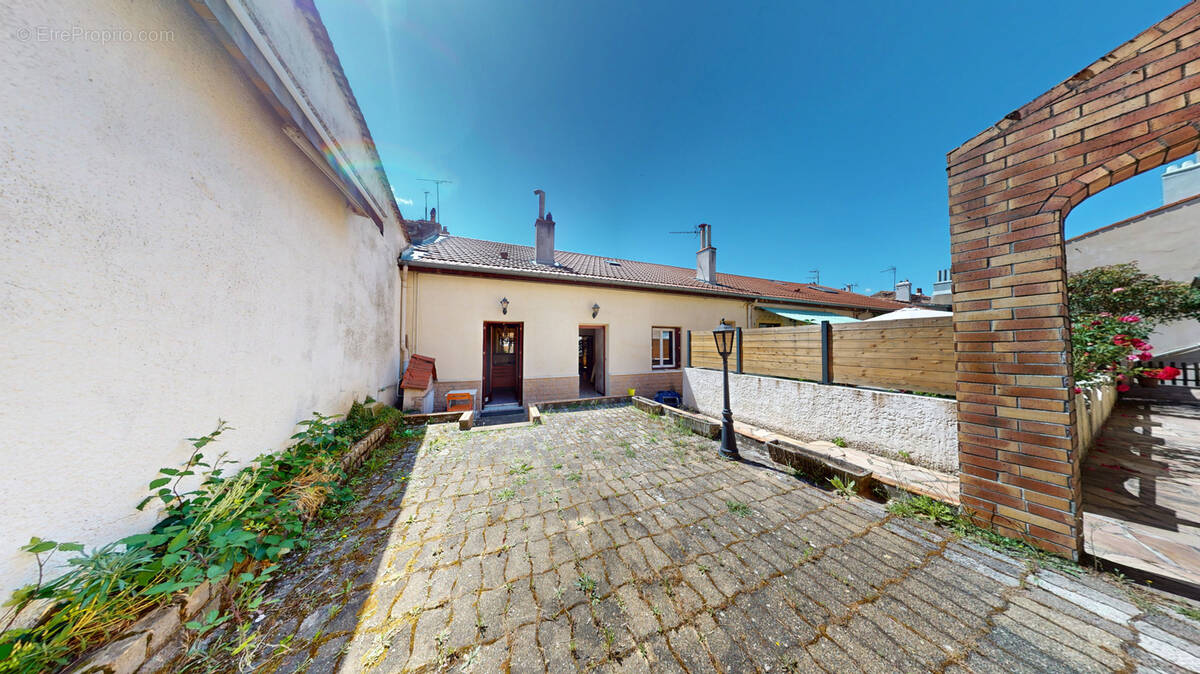Appartement à SAINT-ETIENNE