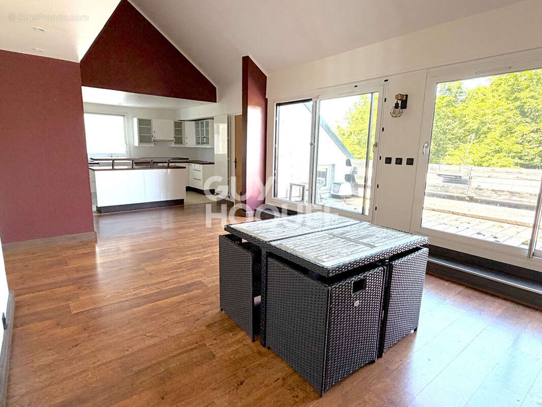 Appartement à LE COUDRAY-MONTCEAUX