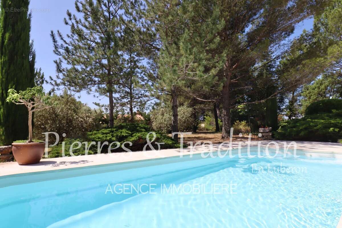 Maison à SAINT-SATURNIN-LES-APT