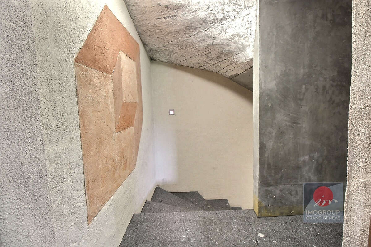 Apprtement duplex en état plateau brut  de 206 m² à Reignier - photo 4
