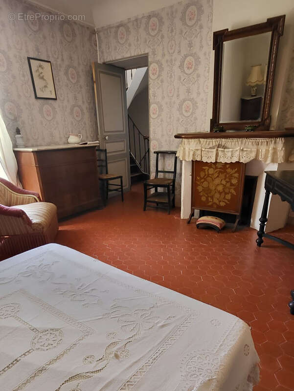Maison de caractere six chambres et terrasse jardin - photo 12