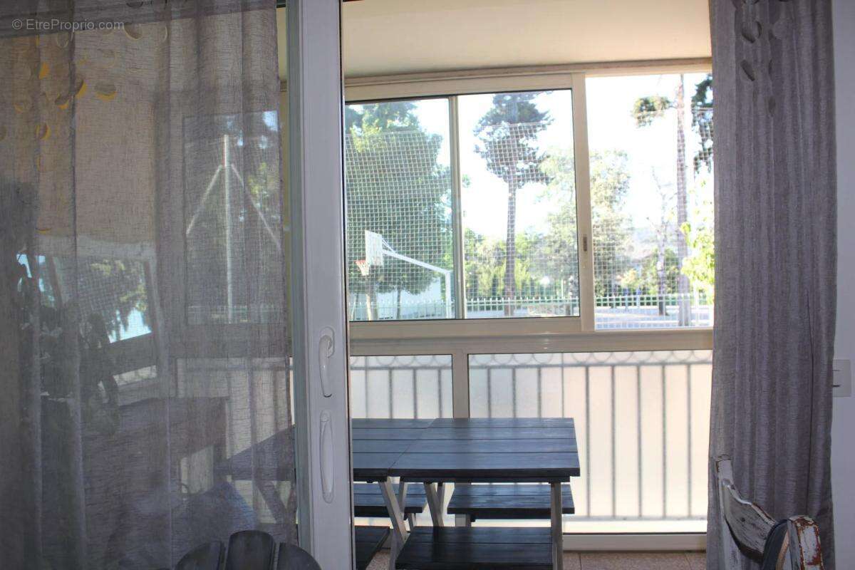 Appartement à SOLLIES-PONT