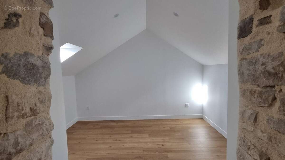 Maison à FLEUREY-SUR-OUCHE