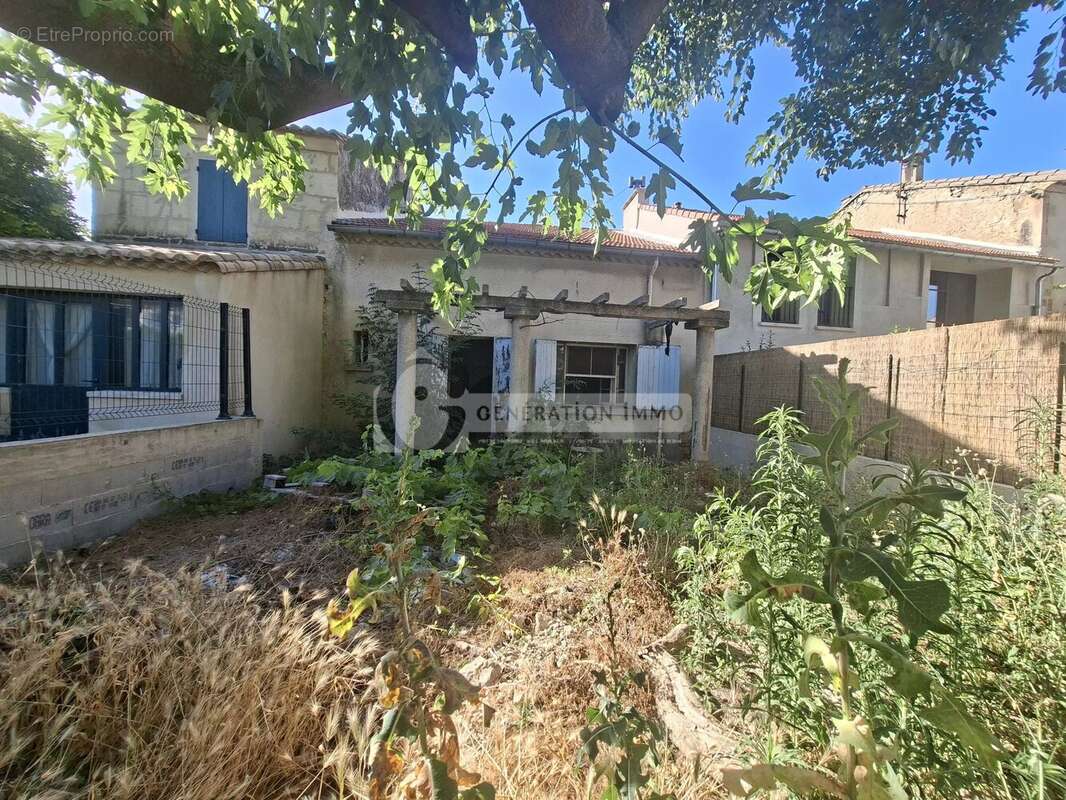 Maison à rénover à Fontvieille - photo 2