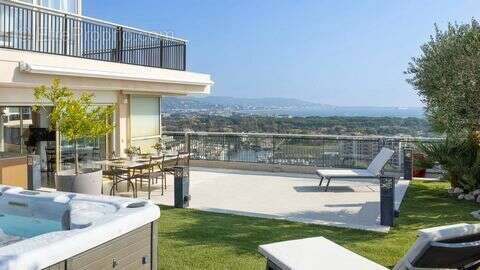Appartement à MANDELIEU-LA-NAPOULE