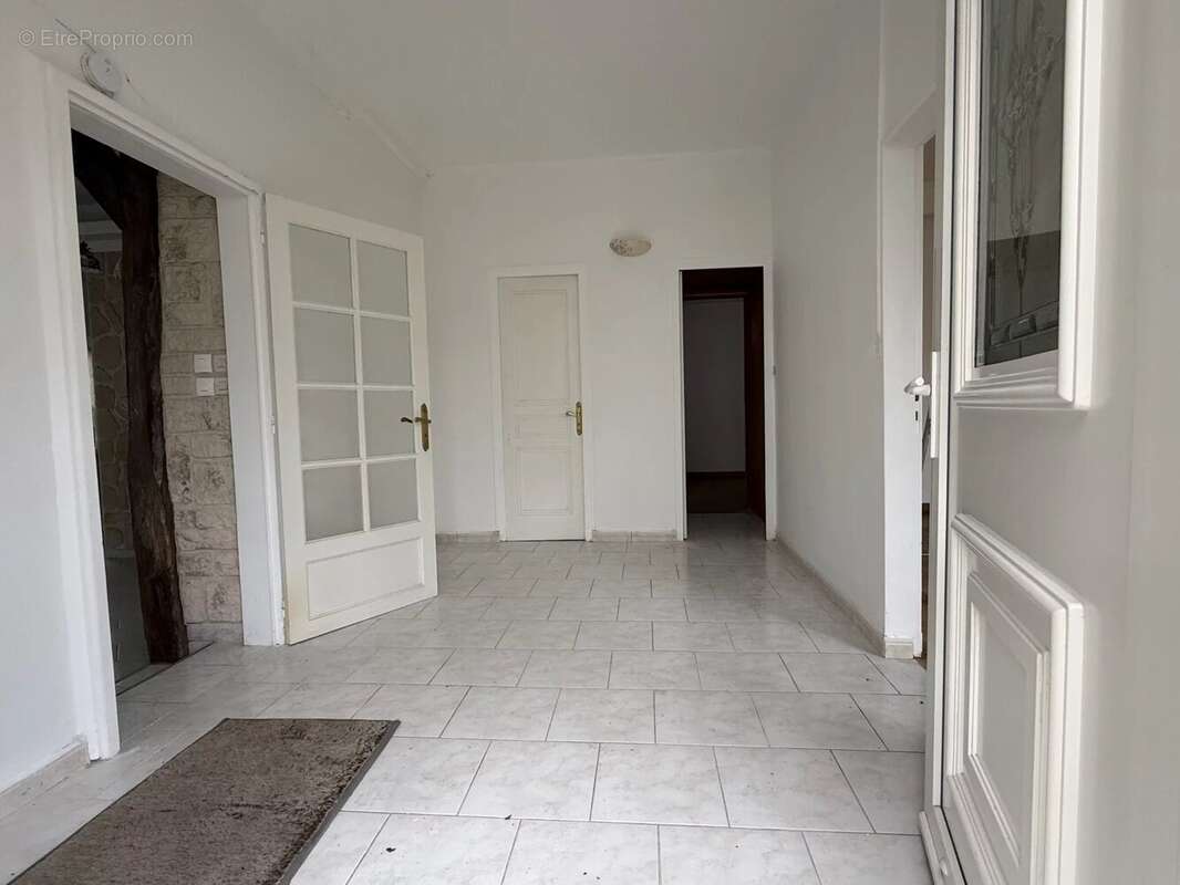 Maison à VILLENEUVE-L'ARCHEVEQUE