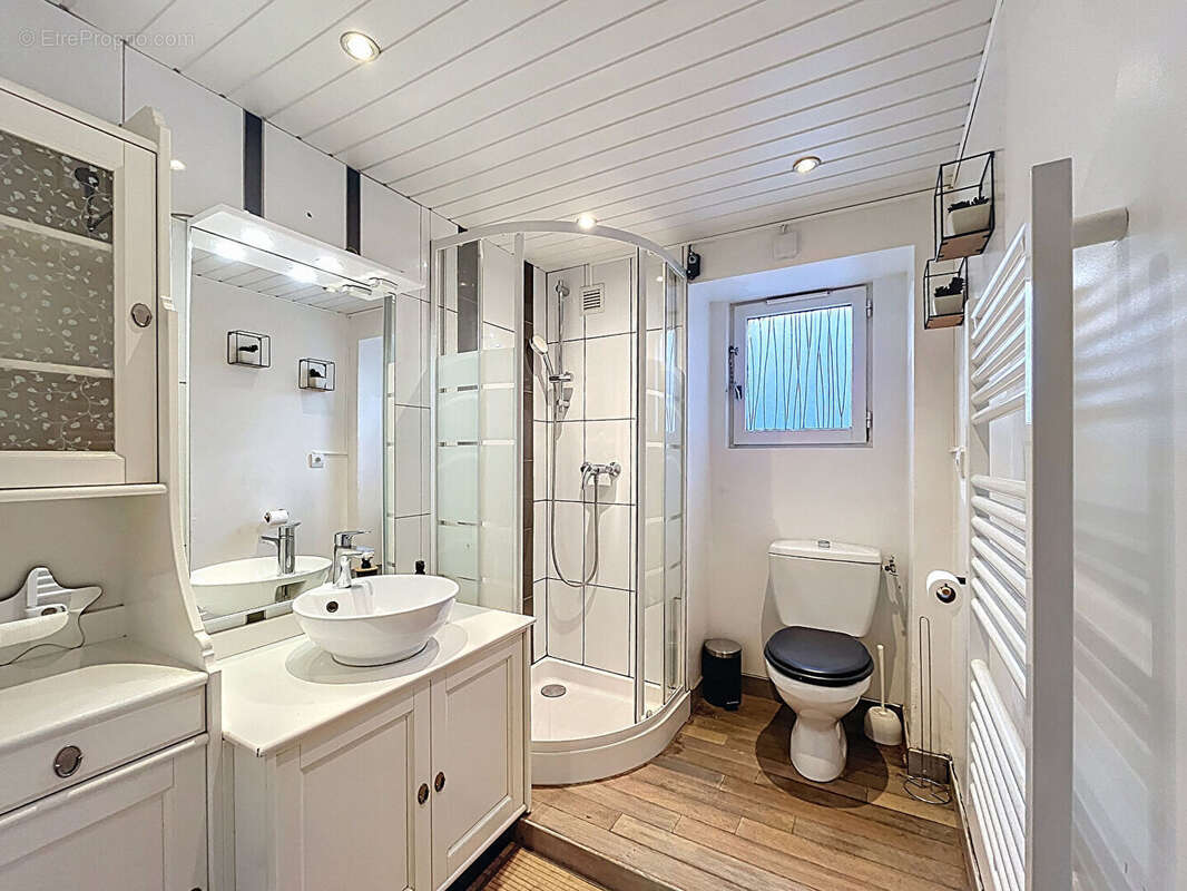 Appartement à NEAUPHLE-LE-CHATEAU