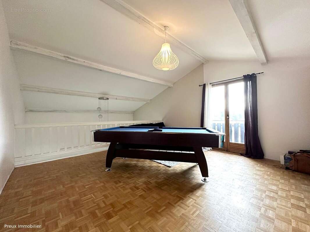 Maison à METZ-TESSY