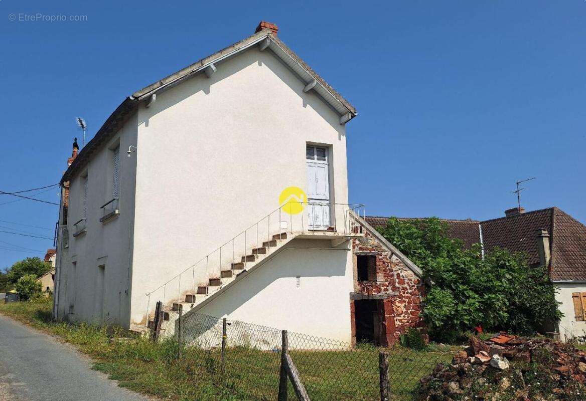 Maison a renover en campagne - photo 2
