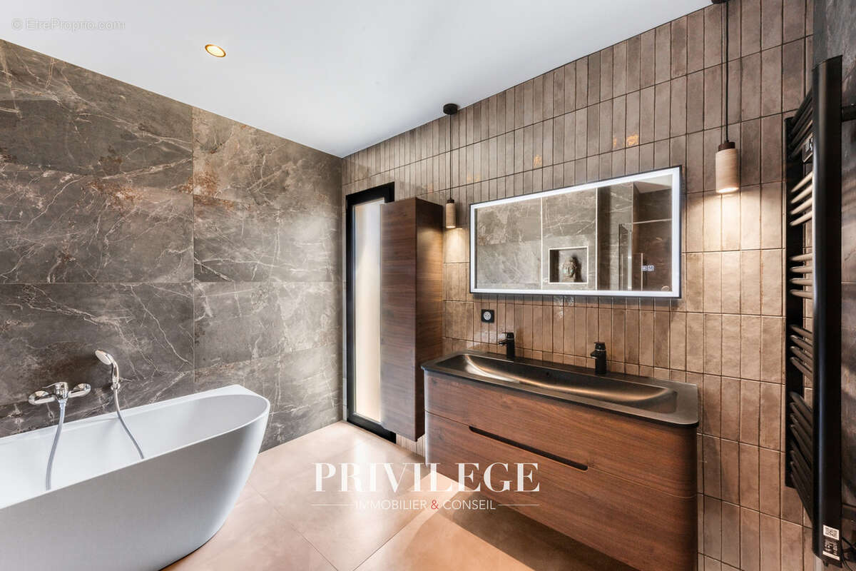 Aups — Exclusivité — Maison neuve avec piscine, prestations soignées et potentiel d’évolution - photo 21