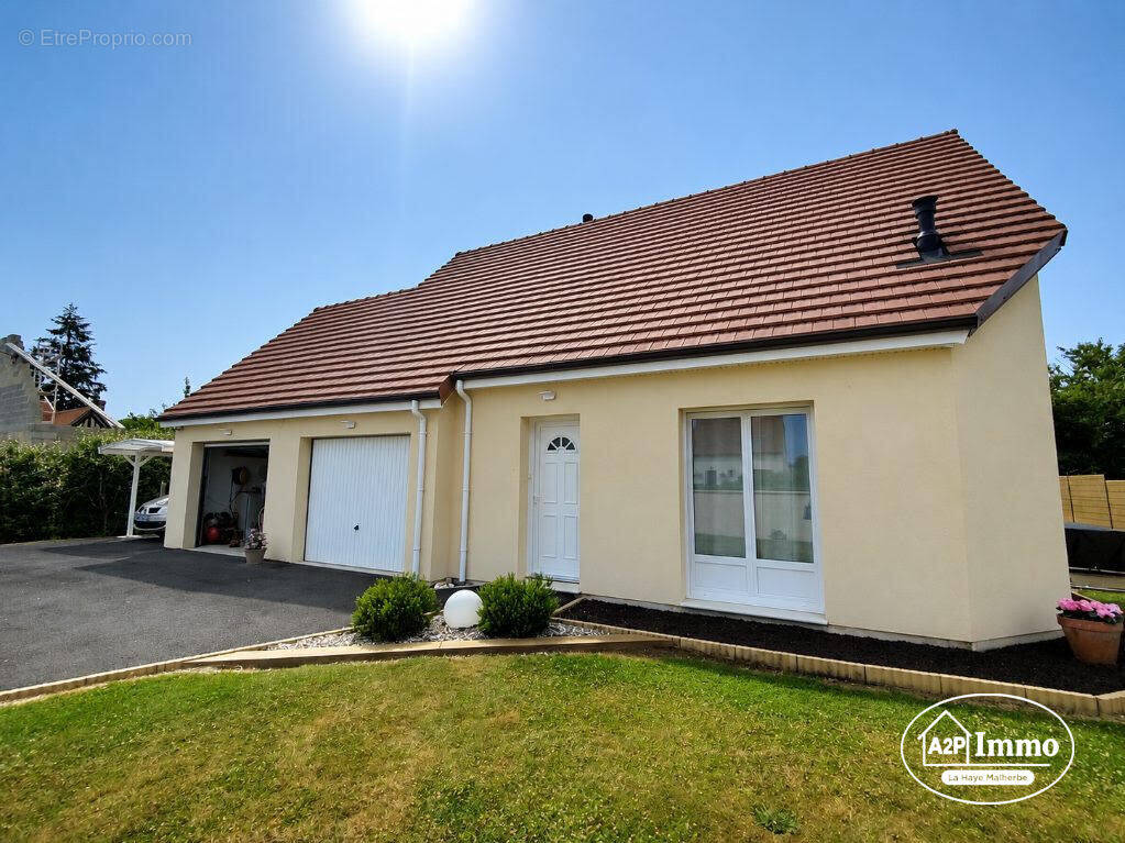 Maison à LA HAYE-MALHERBE