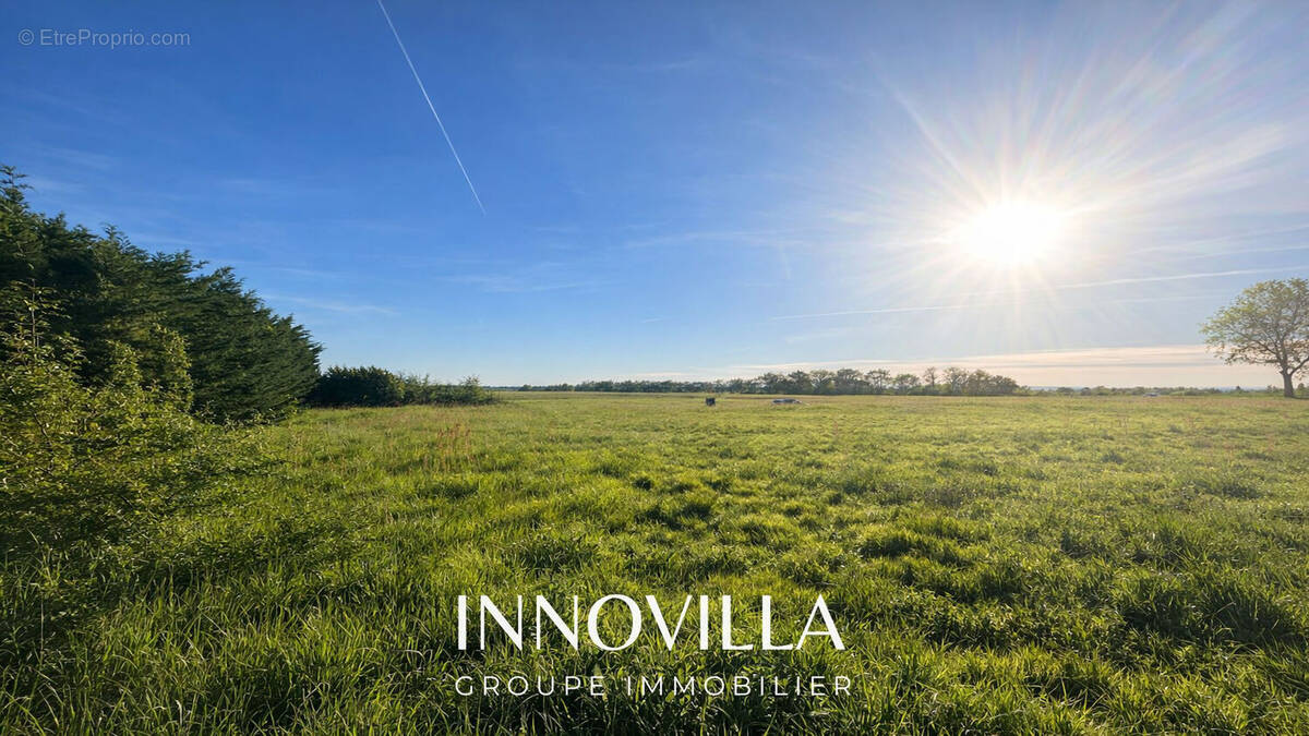 Terrain à VILLARIES