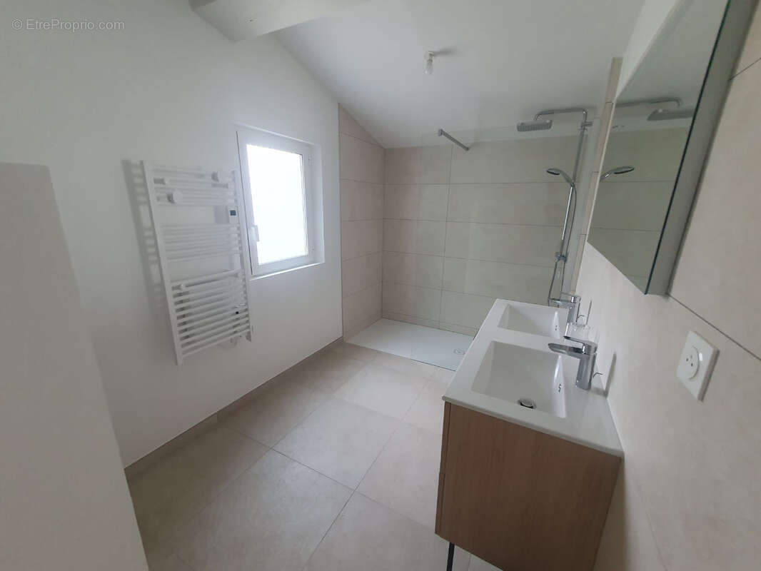 Maison à PLAN-DE-LA-TOUR