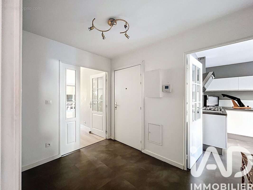 Photo 3 - Appartement à VILLEURBANNE