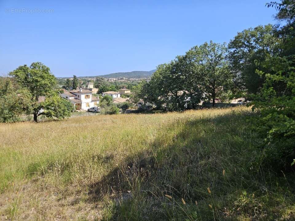 Terrain à ROQUEBRUNE-SUR-ARGENS