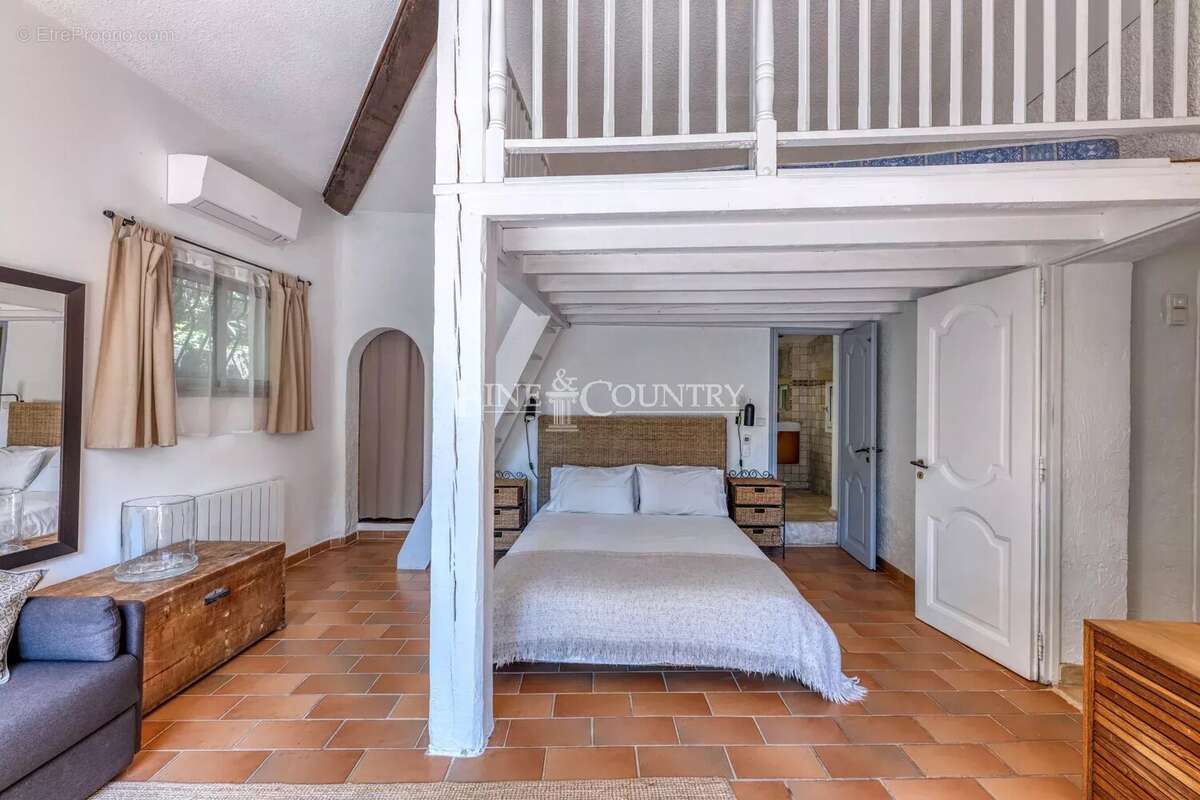 Maison à VALBONNE