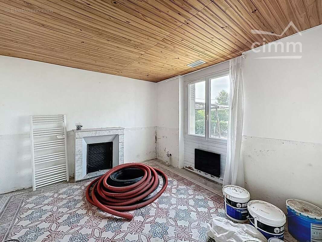 Maison à PERNES-LES-FONTAINES