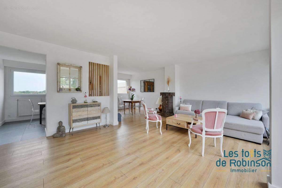 Appartement à VERRIERES-LE-BUISSON