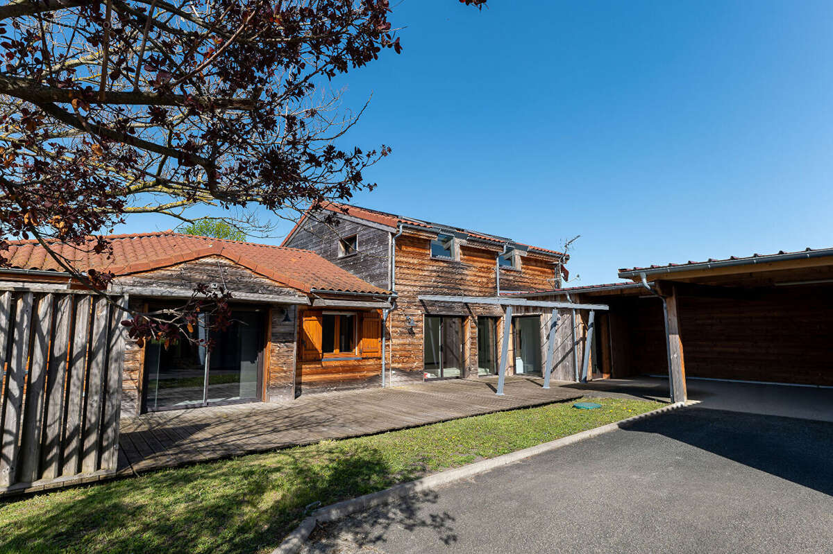 Maison à PESSAT-VILLENEUVE
