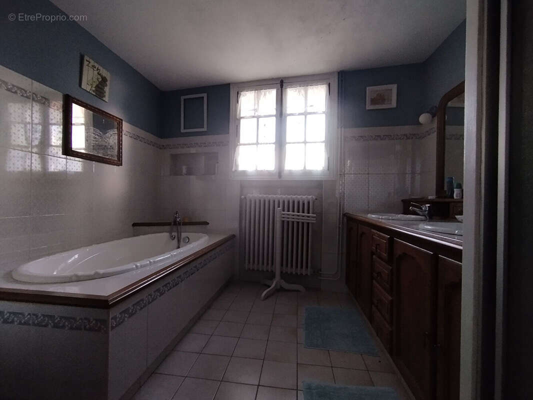 Maison à SAINT-SULPICE-DE-COGNAC