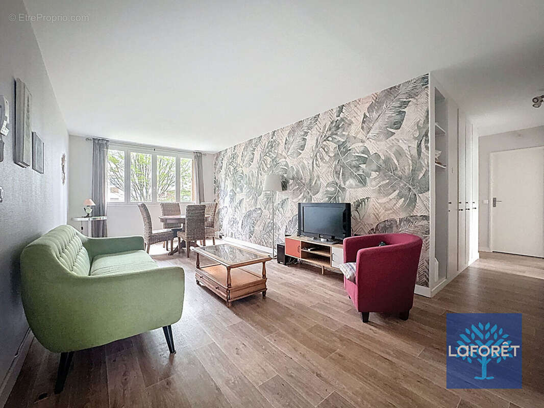 Appartement à CHILLY-MAZARIN