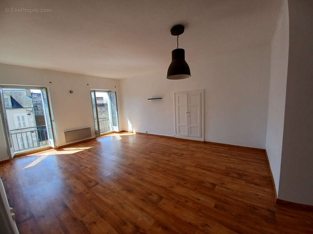 Appartement à LA CHARITE-SUR-LOIRE
