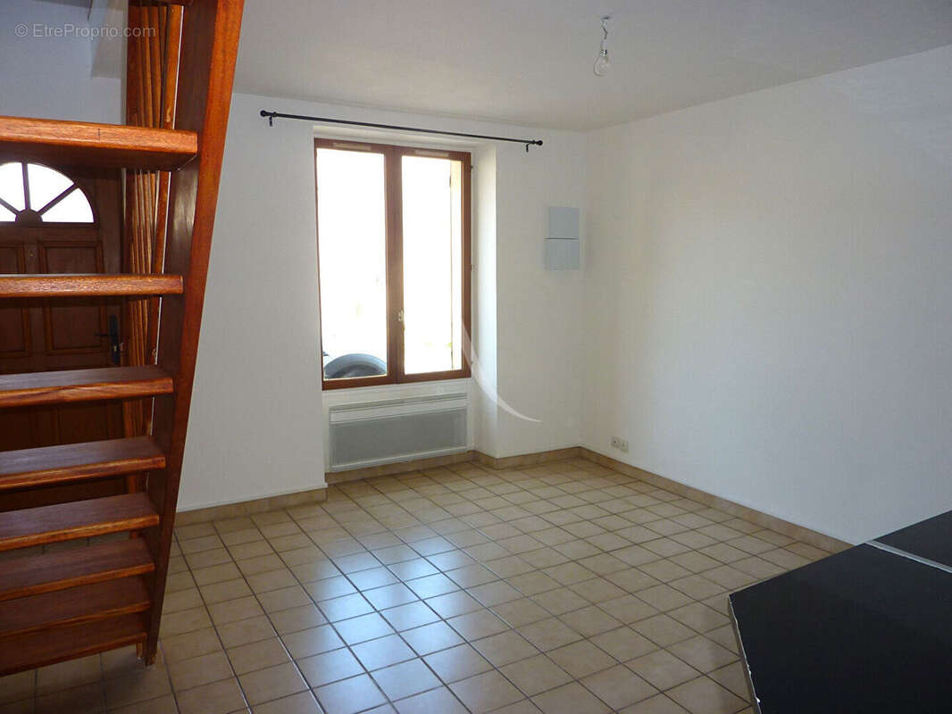 Appartement à CHEVRY-COSSIGNY