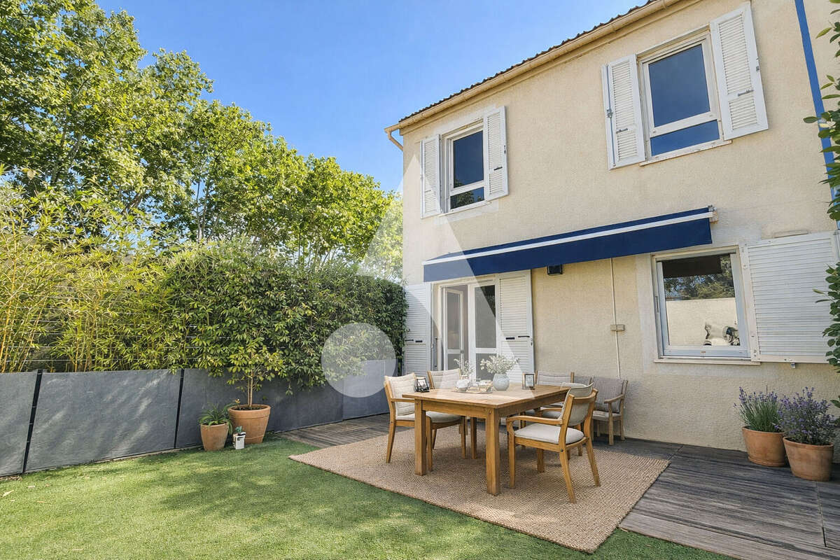 Maison à LE THOLONET