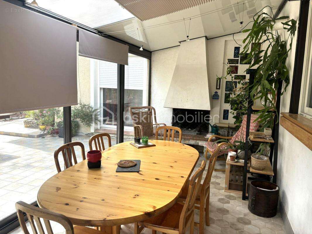 Maison 4 chambres - sous-sol total - jardin arboré - photo 5
