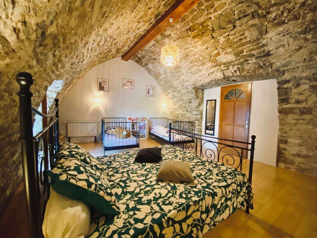 Maison à SAINT-BEAUZELY