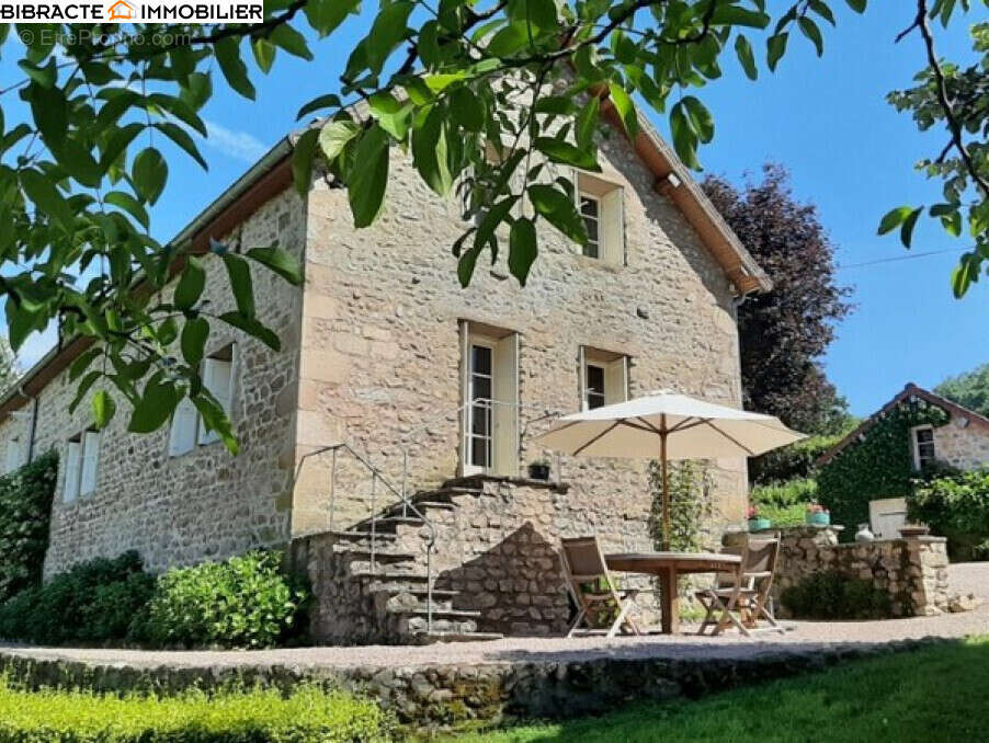 Maison à SAINT-SYMPHORIEN-DE-MARMAGNE