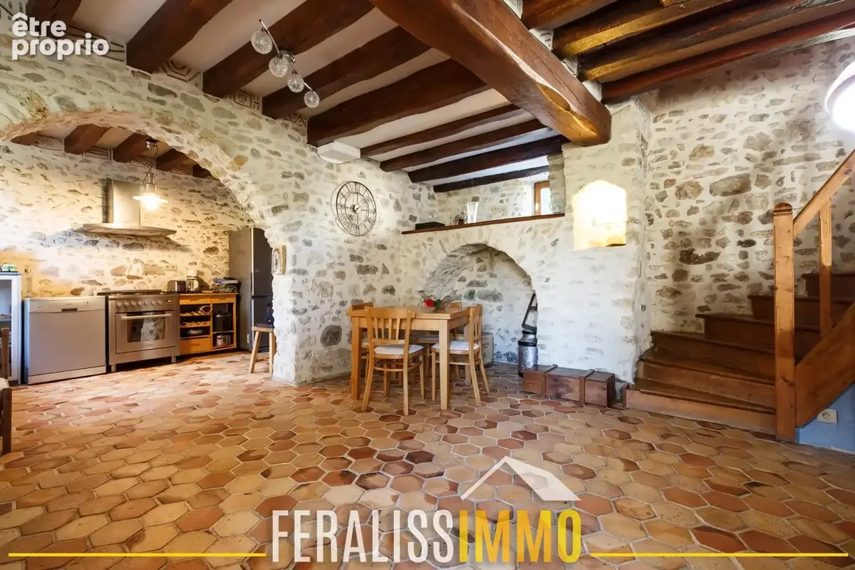 Magnifique maison en pierre sur jardin fleuri ! - photo 4